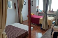 Relax und Massageraum mit Massageliegen der Praxis Lederer in M&uuml;lheim